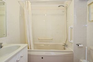 BATH ROOM- click for photo gallery